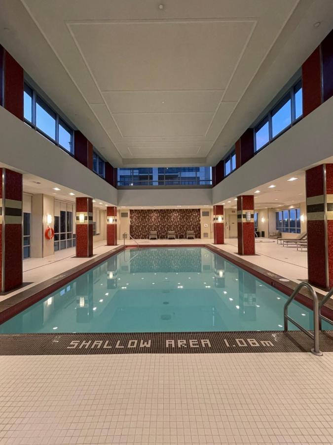 Spacious, Quiet & Cozy 10m From Airport Apartment *
