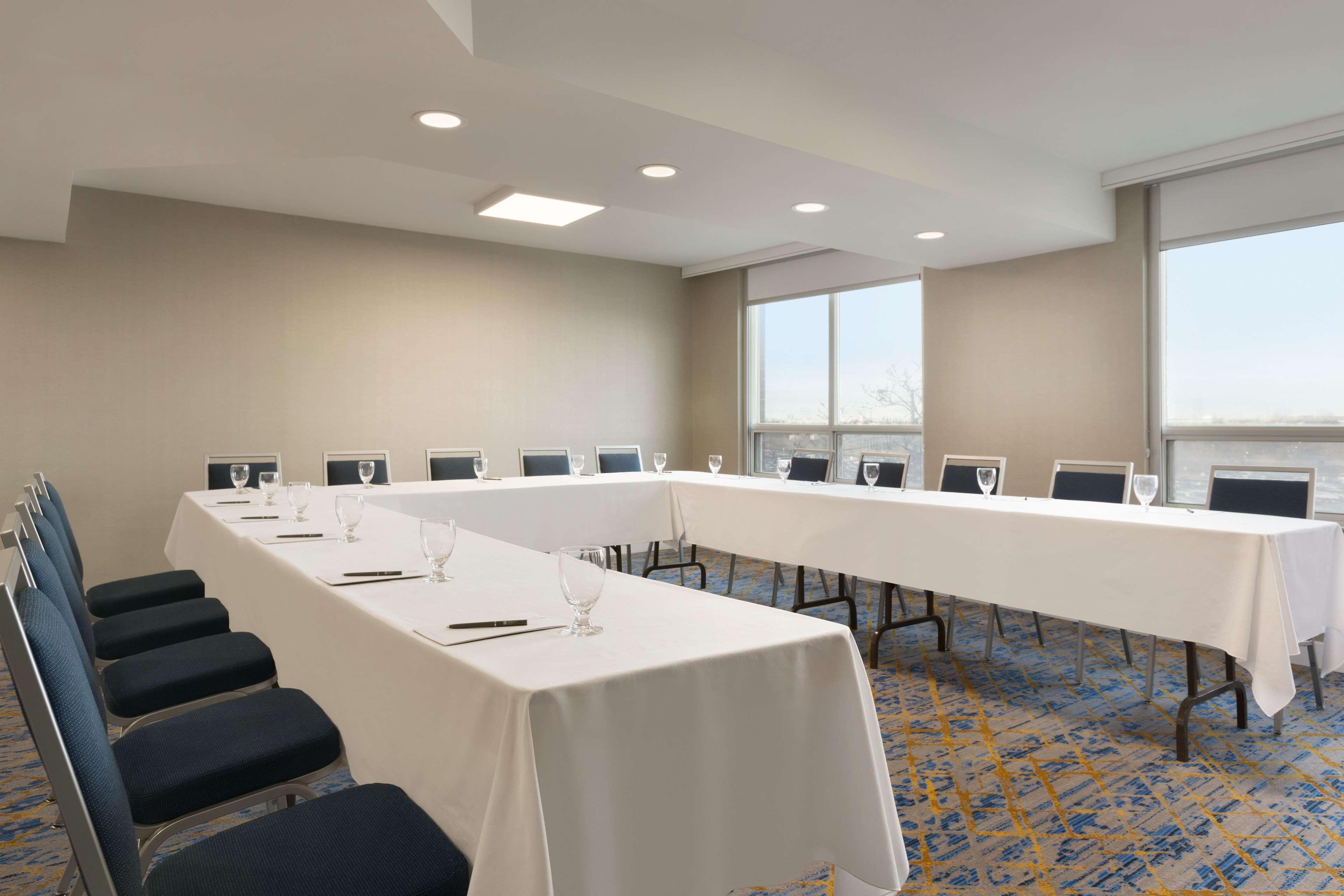 Embassy By Hilton Airport Hotel Toronto