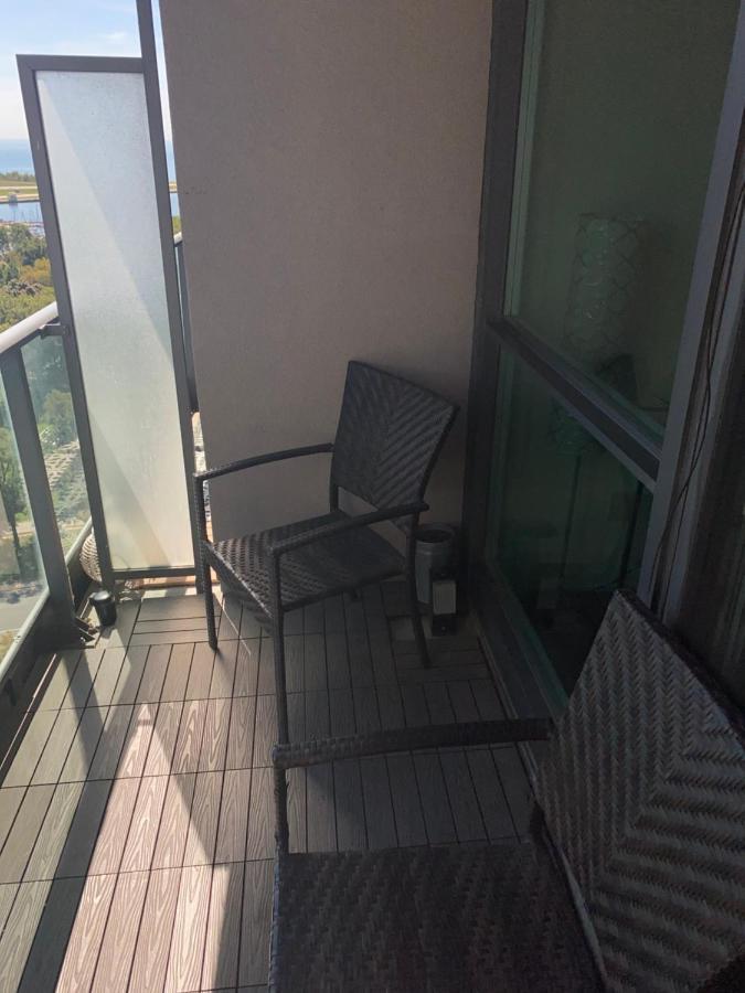 Apartment Downtown Toronto+free Parking+cn Tower View