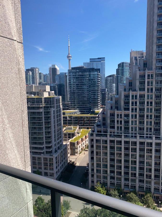Downtown Toronto+free Parking+cn Tower View * Toronto