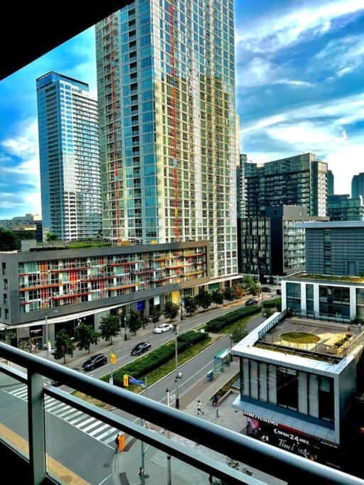 Luxurious In The Center Of Downtown