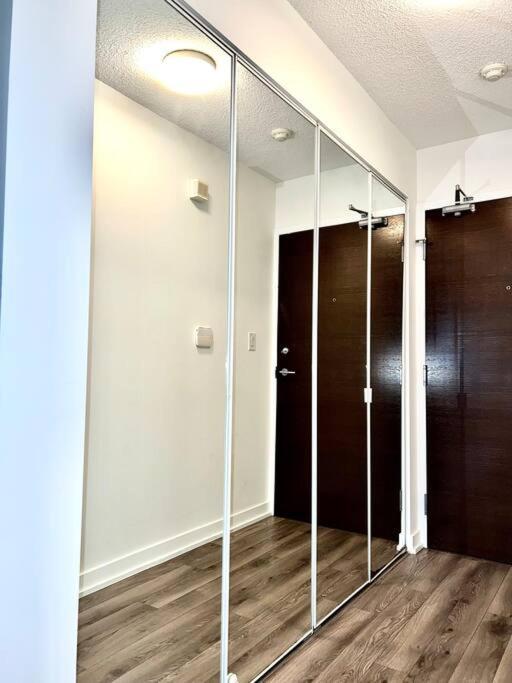 Luxurious In The Center Of Downtown Apartment *