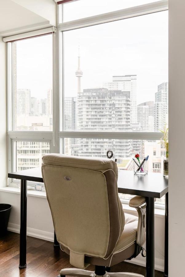 Downtown Toronto+free Parking+cn Tower View *