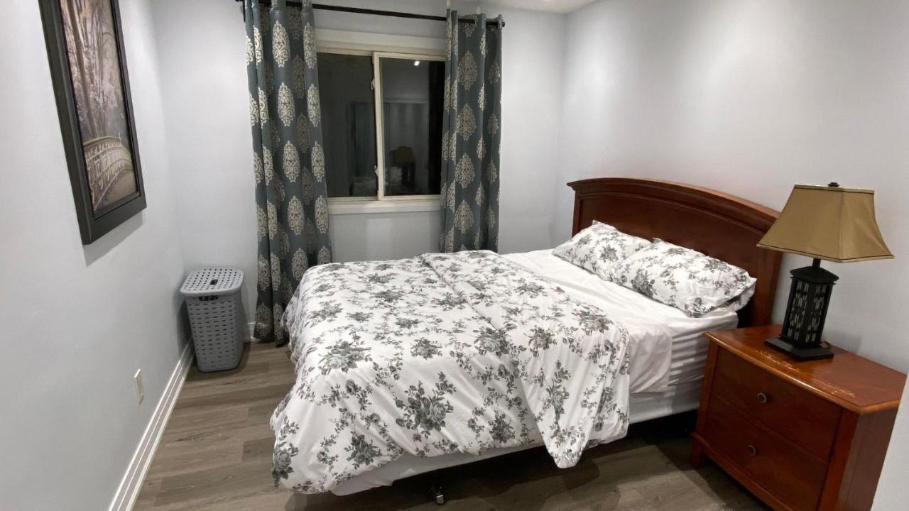 Apartment Spectacular 3 Bedroom 2 Wr House - Close To Airport *