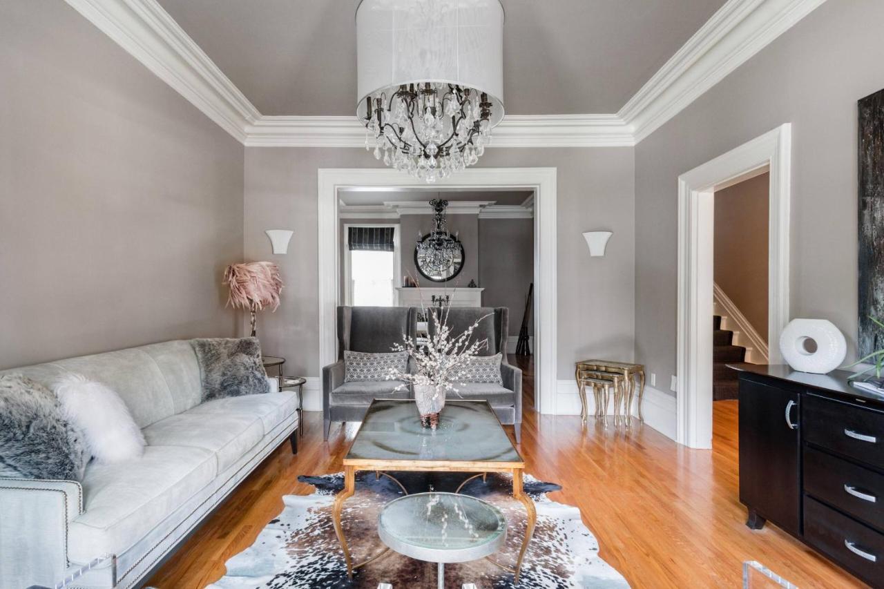 Downtown Luxury Victorian Retreat Guest house Toronto