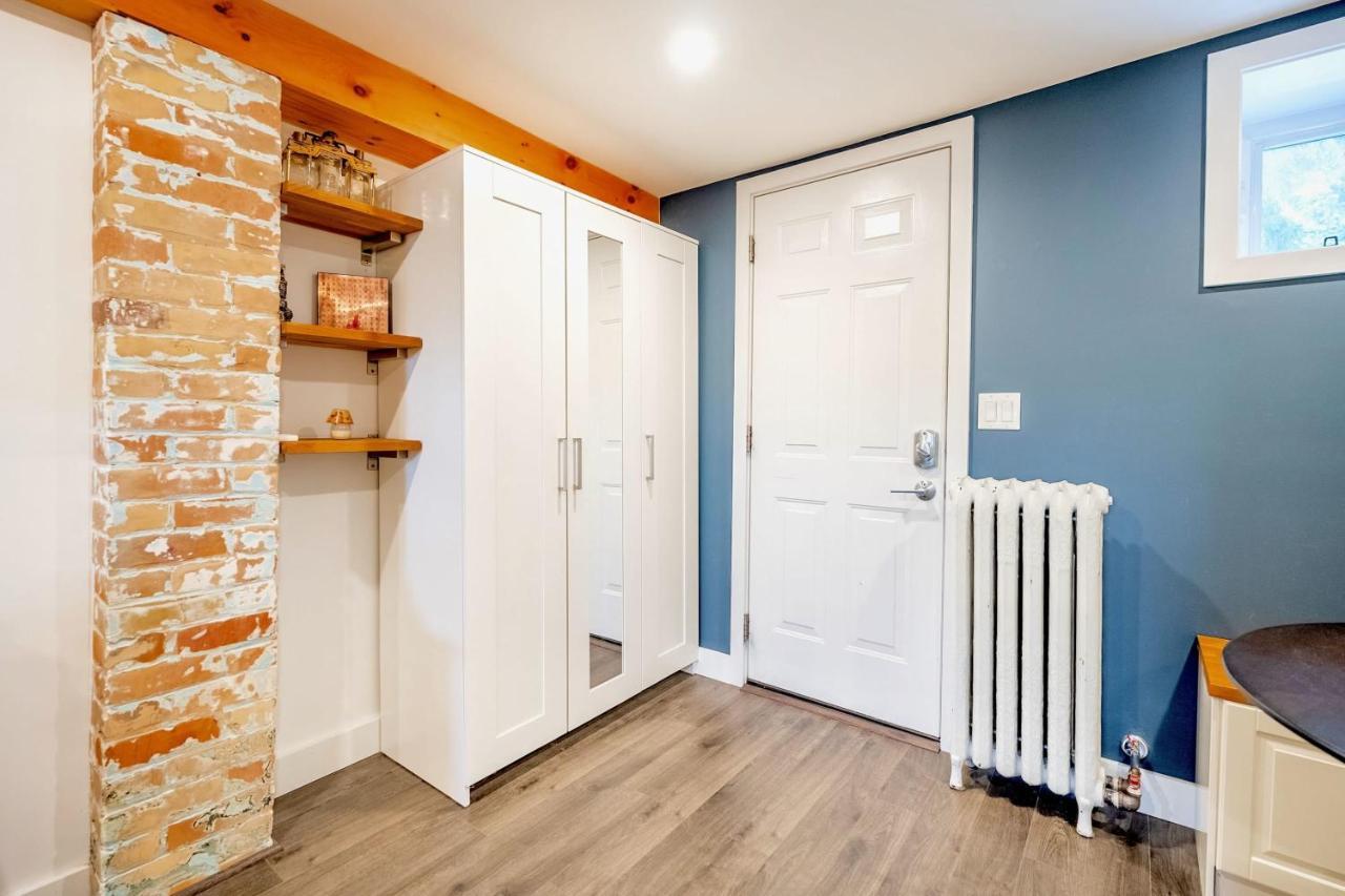 Spacious 1br Just Minutes From High Park * Toronto