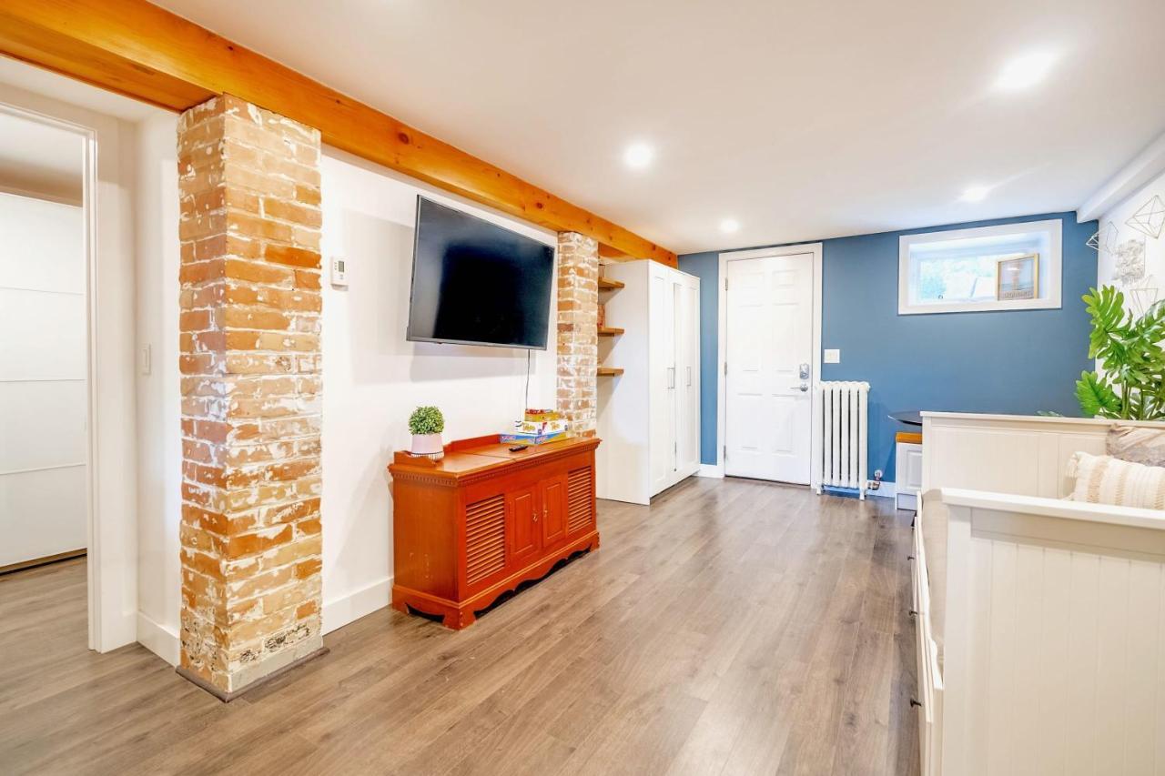 Spacious 1br Just Minutes From High Park Apartment Toronto