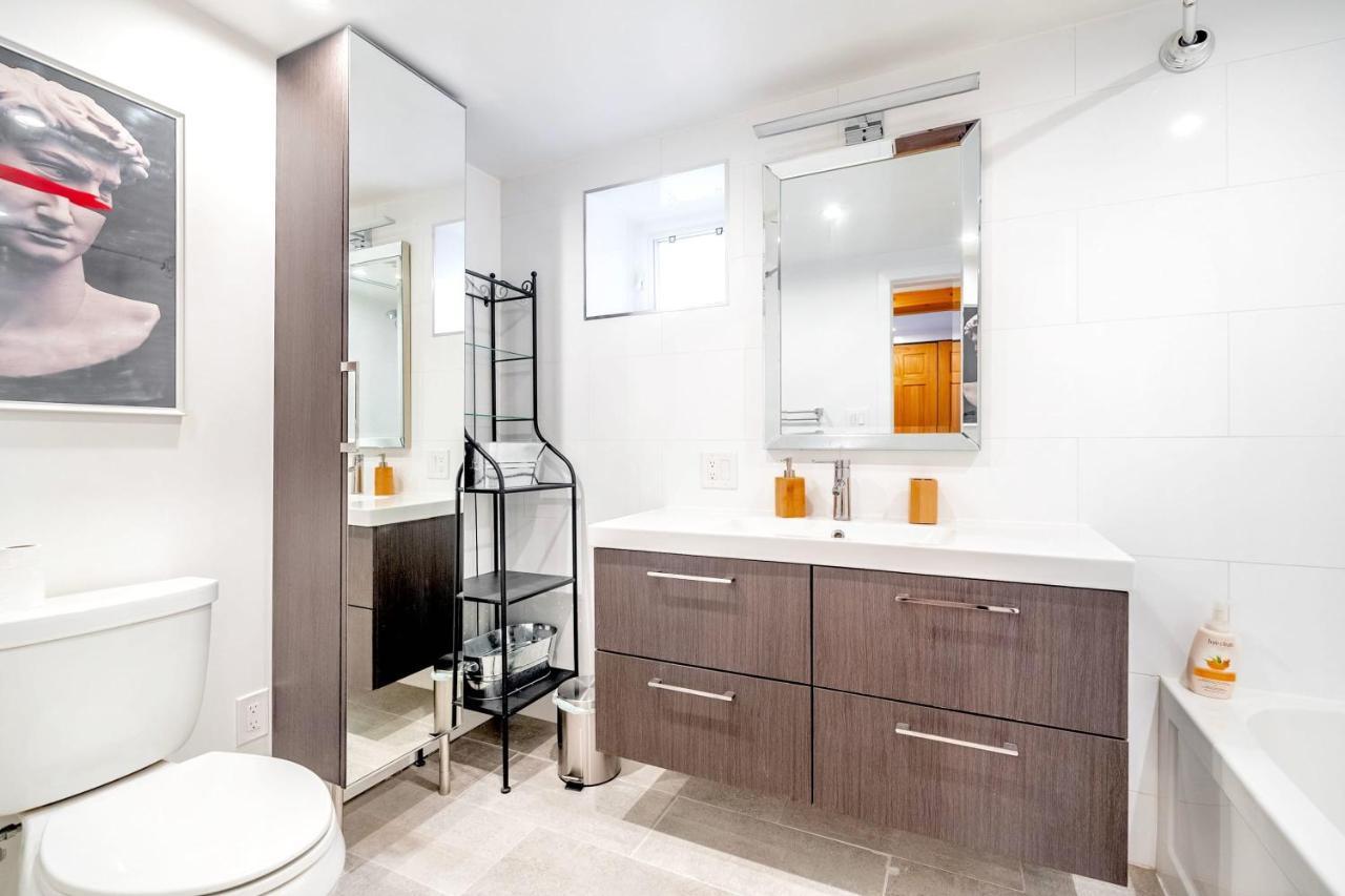 Spacious 1br Just Minutes From High Park Apartment *