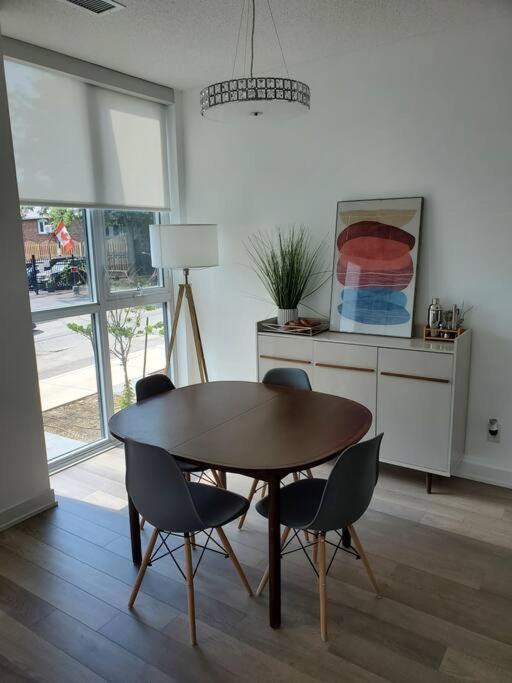 Midtown 4 Bedroom Free Wi-fi And Parking *