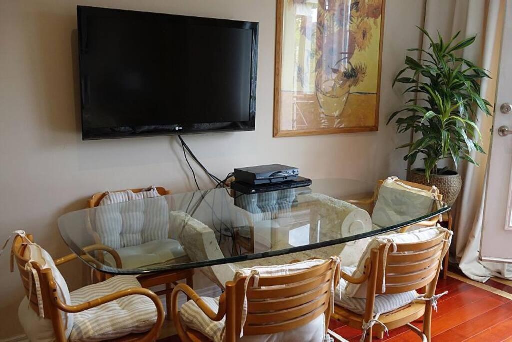 Bright Studio W Full Kitchen And Detached Bathroom Apartment