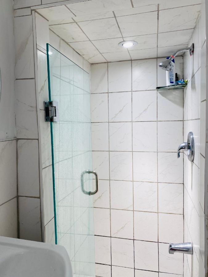 Lovely Iii 3 Bedrooms Space Share East York A Apartment Toronto