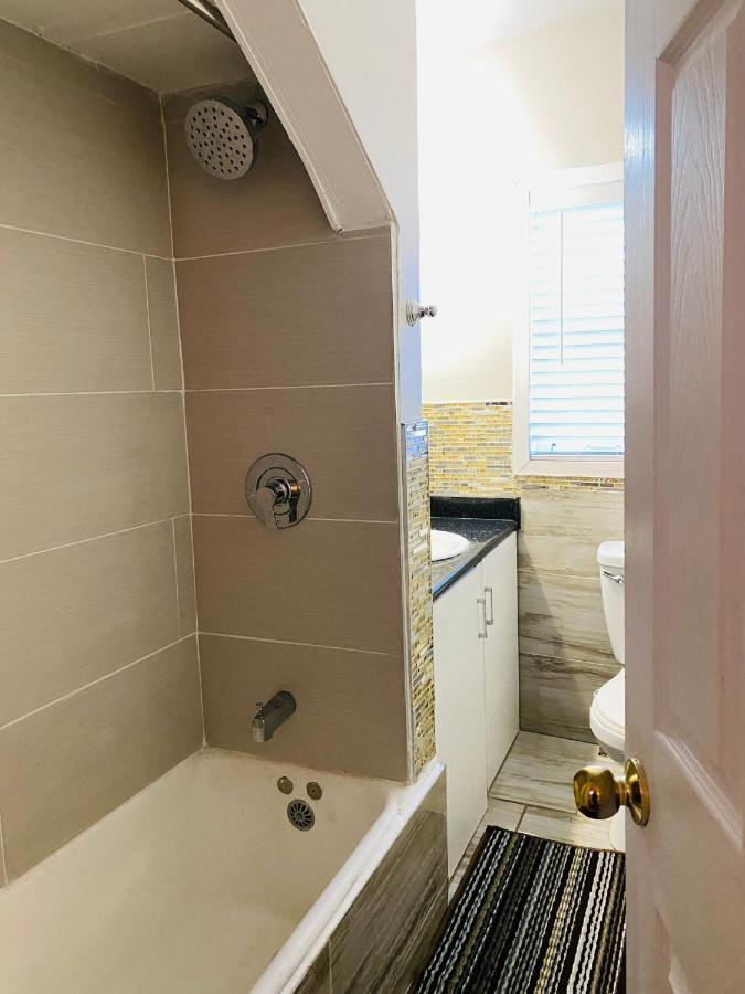 Lovely Iii 3 Bedrooms Space Share East York A Apartment *