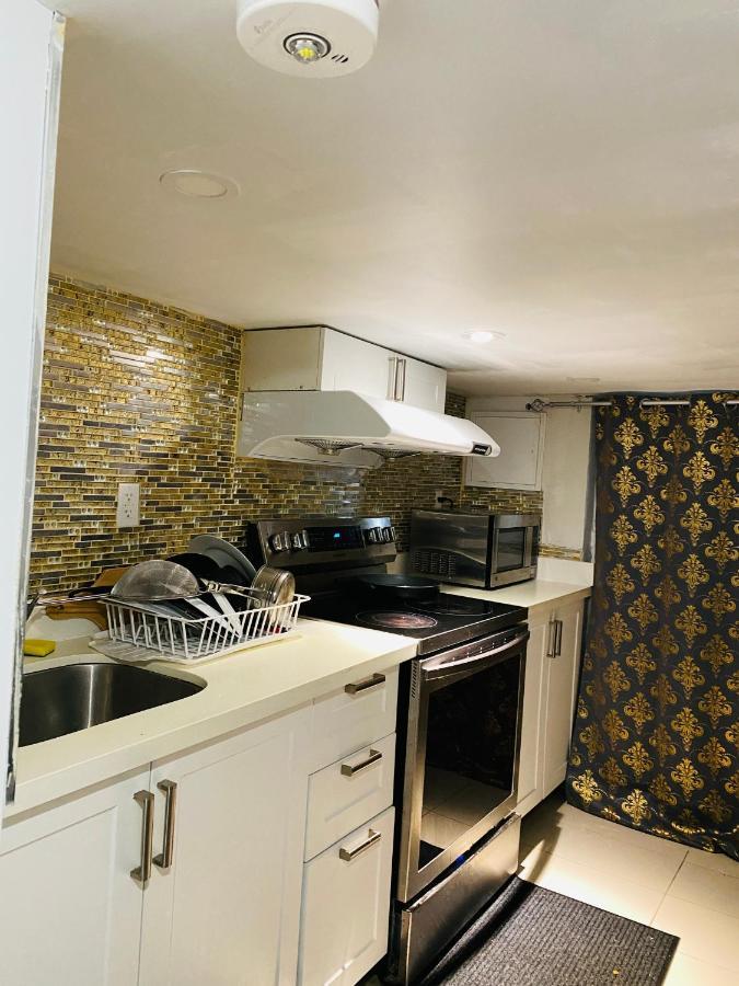 Lovely Iii 3 Bedrooms Space Share East York A Apartment Toronto