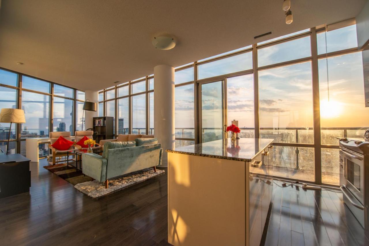 Unbelievable Penthouse View With 3 Bedrooms Apartment *