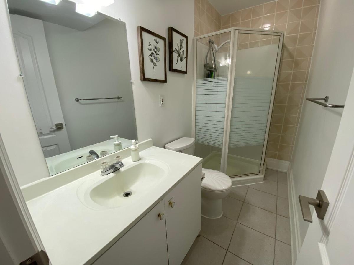 Homestay Yorkmills And Bayview !bb Spacious And Stylish Private Bedroom With Shared Bathroom