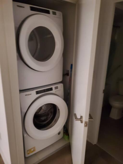Apartment Midtown 4 Bedroom Free Wi-fi And Parking *