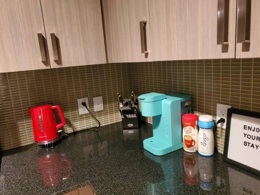 Midtown 4 Bedroom Free Wi-fi And Parking Apartment