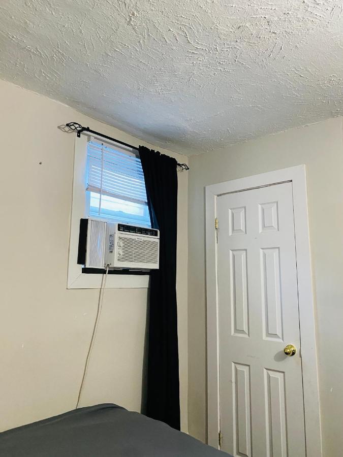 Apartment Lovely Iii 3 Bedrooms Space Share East York A *