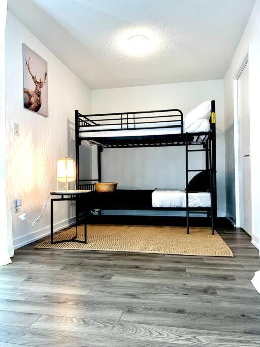 Apartment Stunning Wit Amazing View 5mins From Cntower