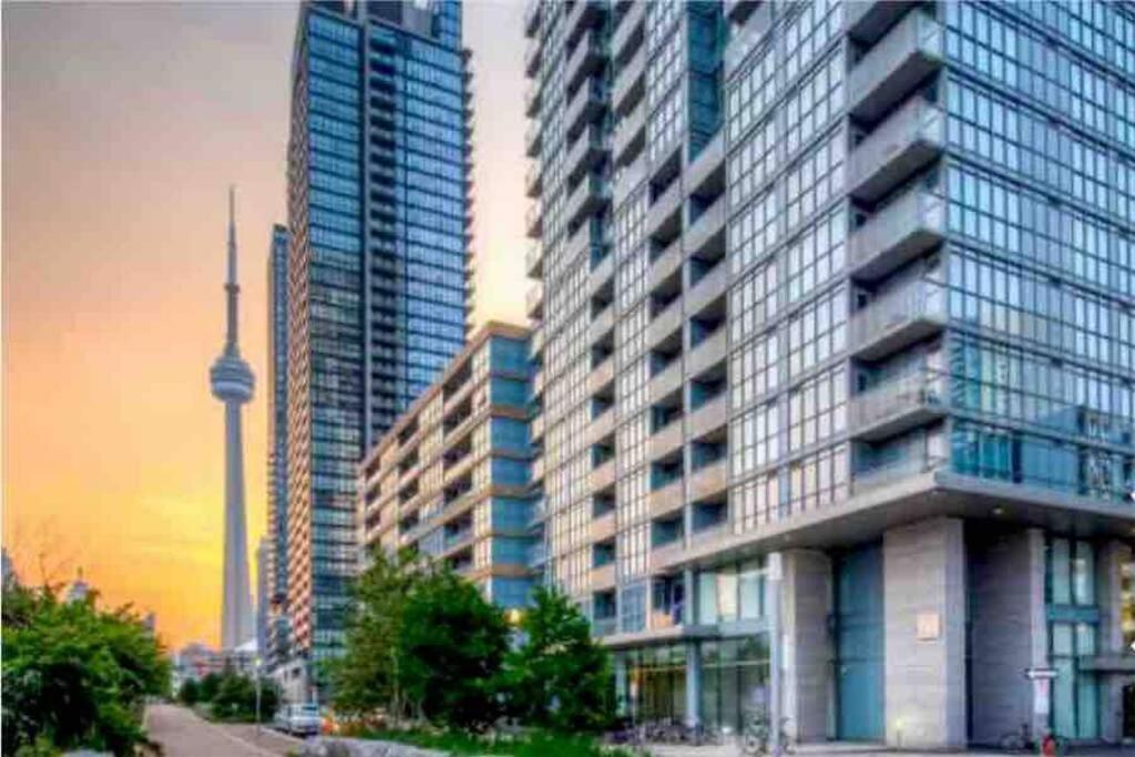 Stunning Wit Amazing View 5mins From Cntower