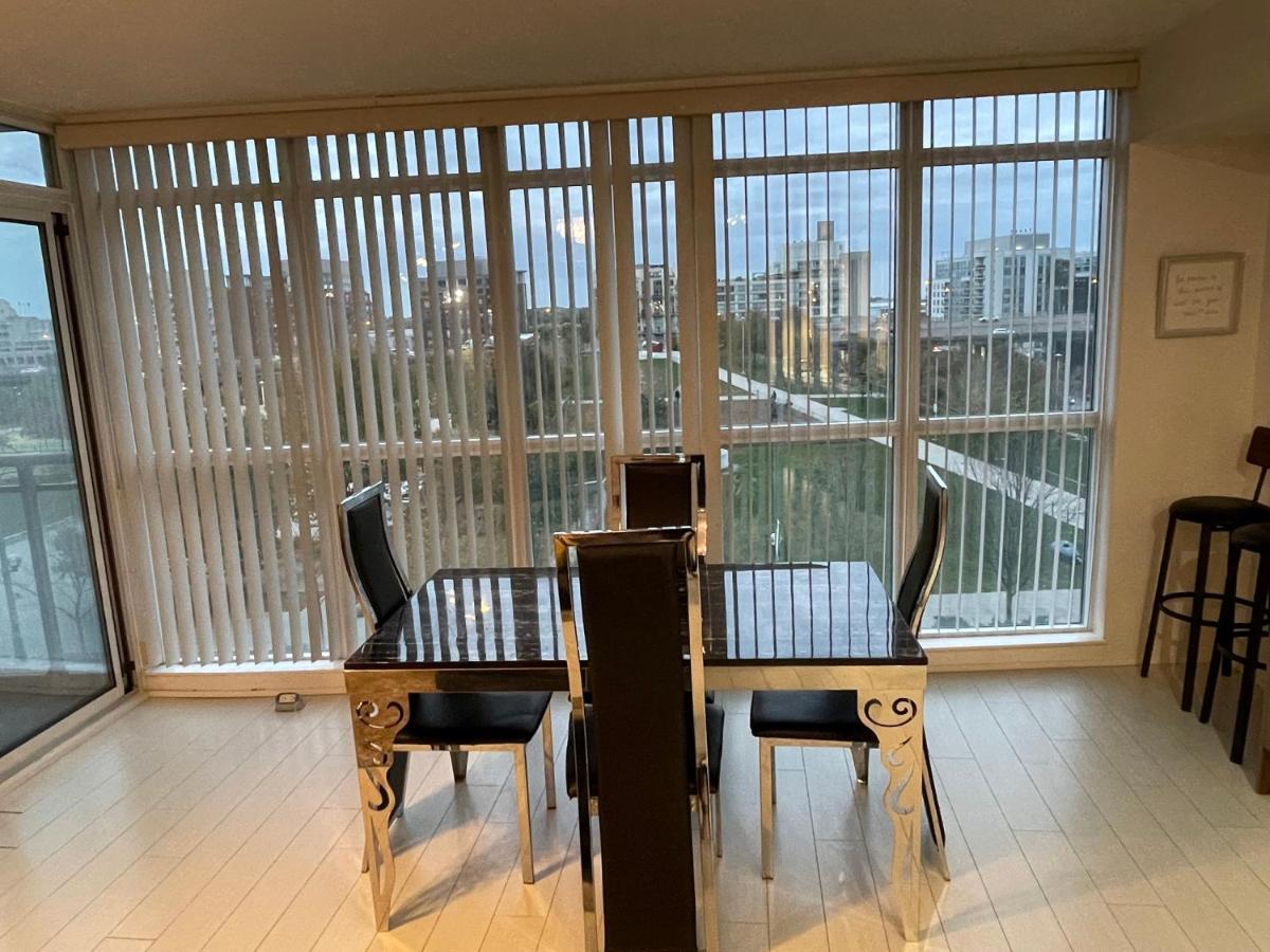 Apartment Cozy Open Concept 2br 2bath W/parking -jays/cn Toronto