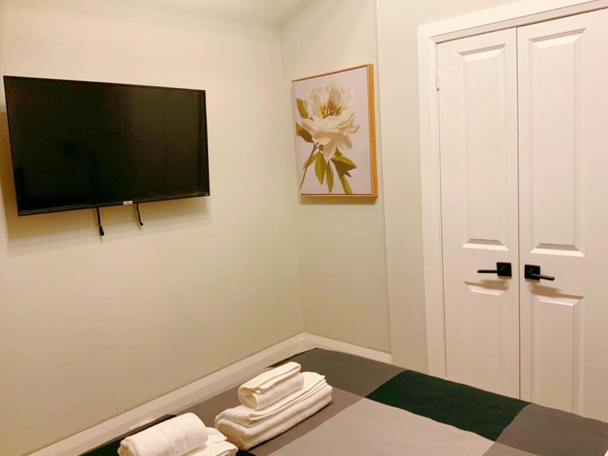 Homestay Lawrence Garden Toronto
