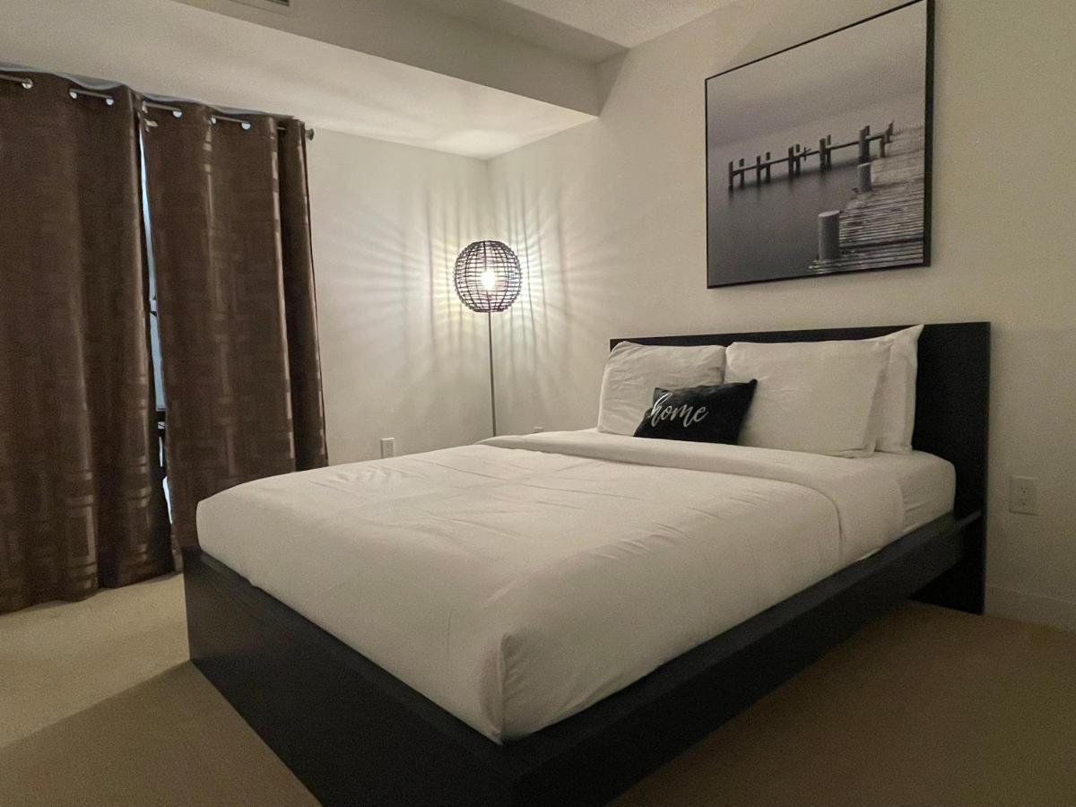Apartment Cozy Open Concept 2br 2bath W/parking -jays/cn *