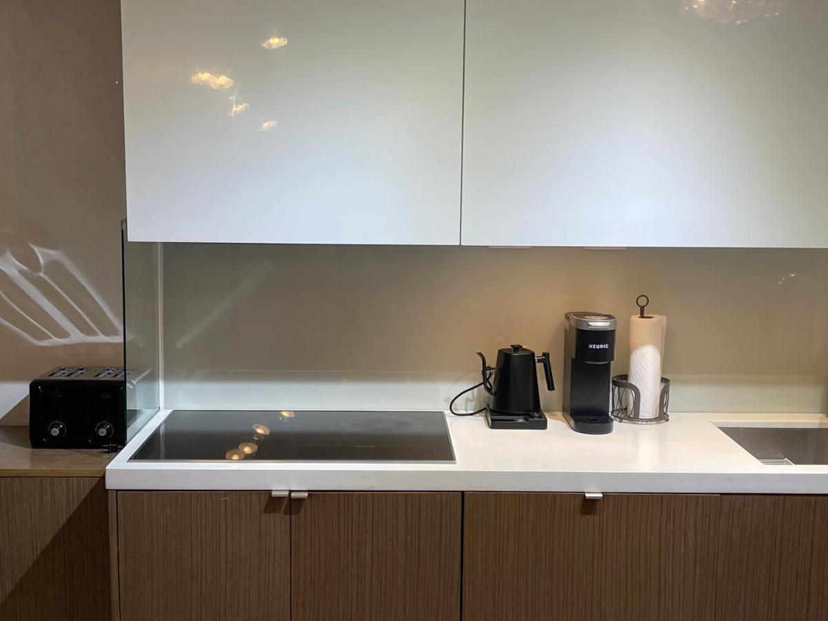 Cozy Open Concept 2br 2bath W/parking -jays/cn *