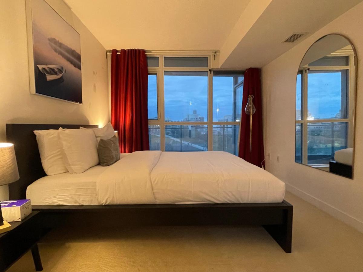 Apartment Cozy Open Concept 2br 2bath W/parking -jays/cn *