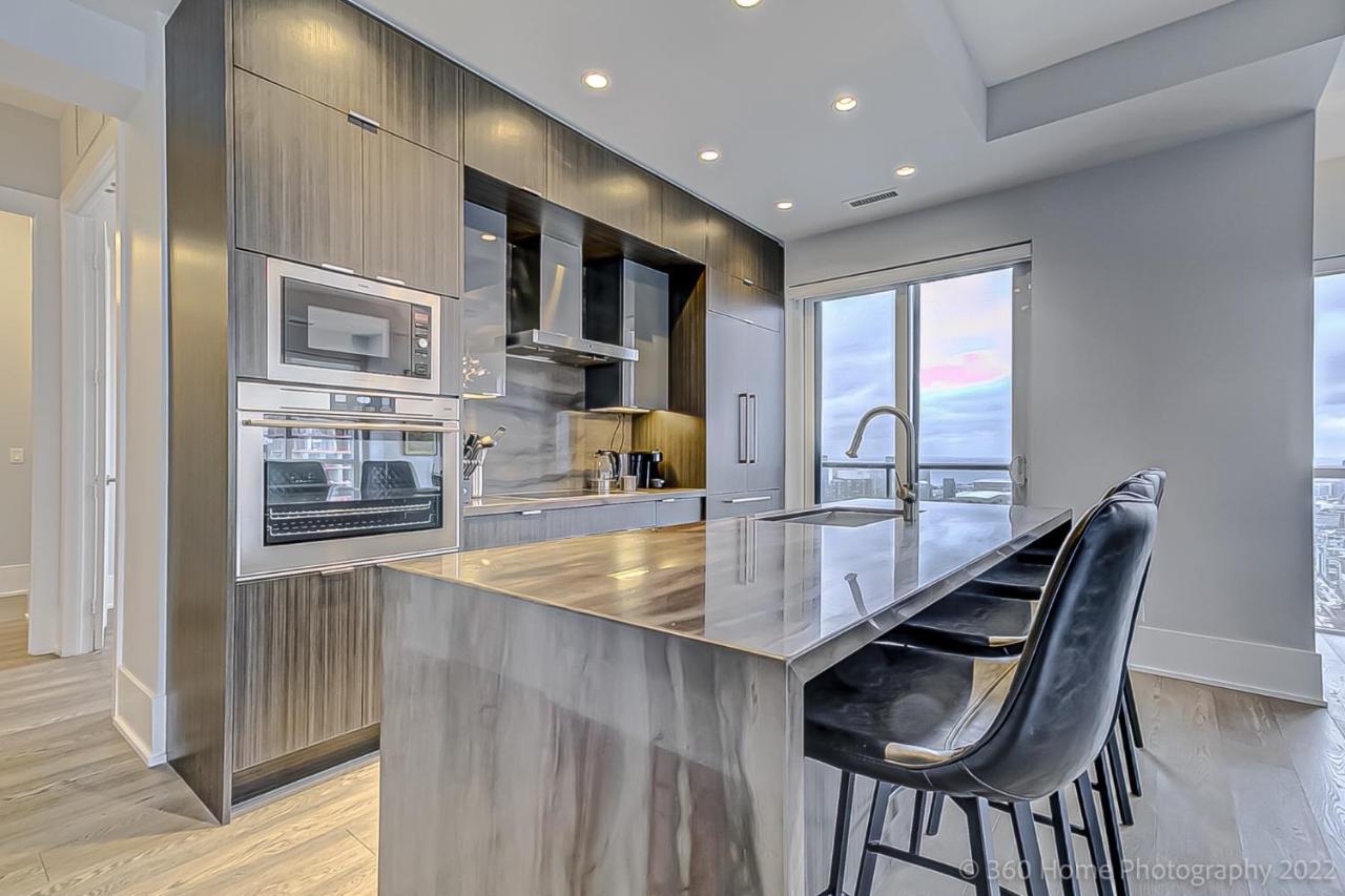 Loft - Entertainment & Financial District