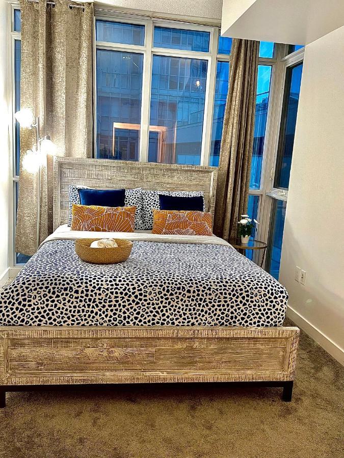 Stunning Wit Amazing View 5mins From Cntower Apartment *