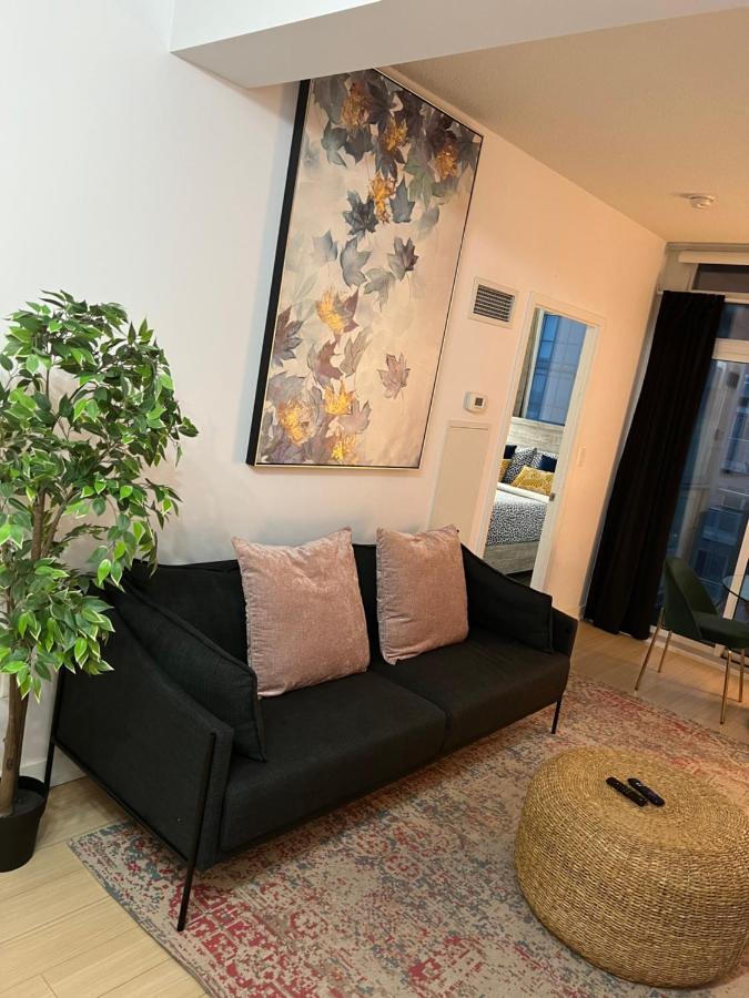 Apartment Stunning Wit Amazing View 5mins From Cntower *