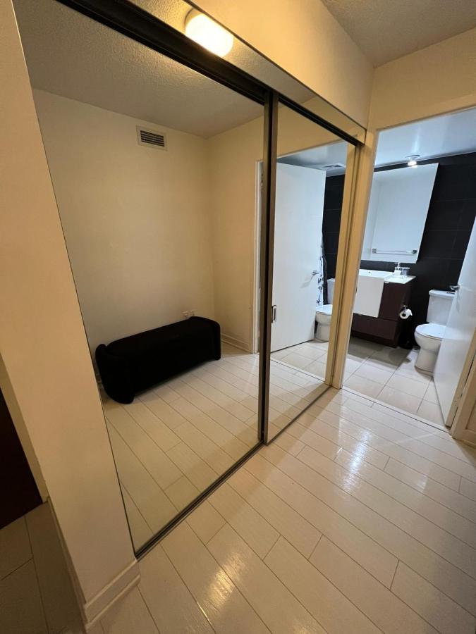 Apartment Cozy Open Concept 2br 2bath W/parking -jays/cn
