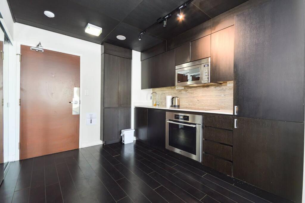 Location With & Views Parking * Toronto