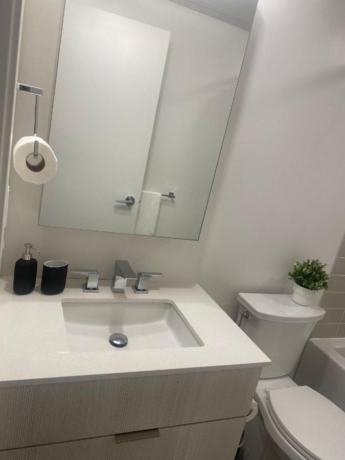 In The Heart Of Downtown Apartment Toronto