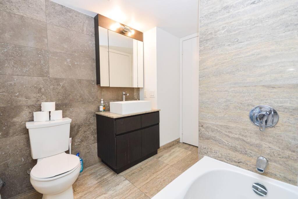Apartment Location With & Views Parking
