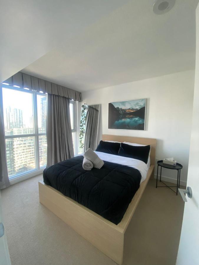 Location With & Views Parking Apartment *