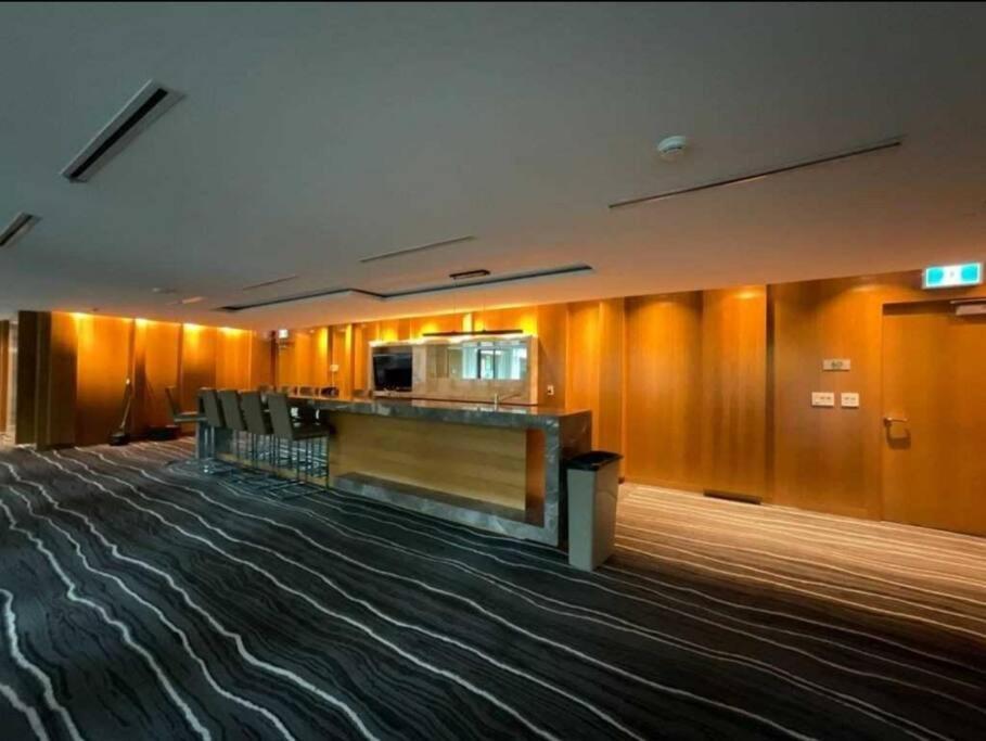 Cn Tower View With Free Parking, Pool, & Amenities