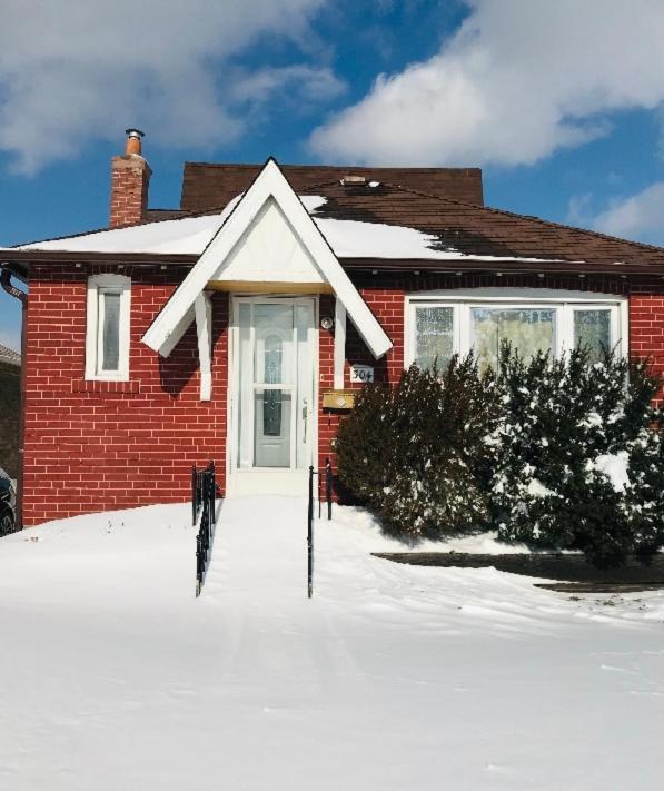 Bungalow 3 Bedrooms Space Share Canada Villa
