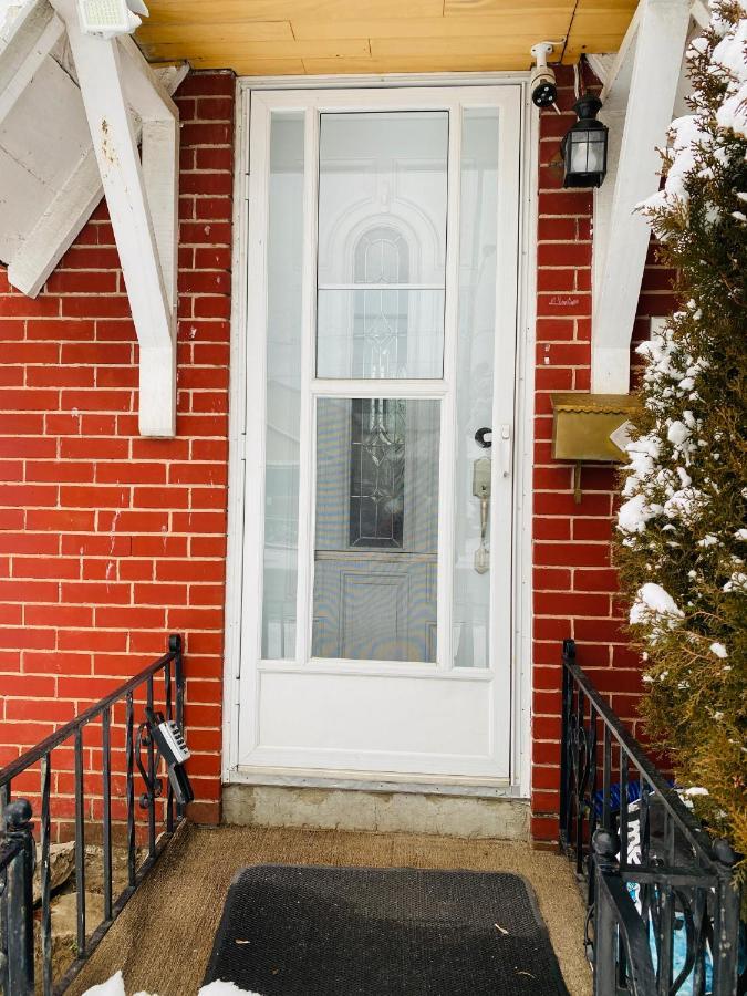 Bungalow 3 Bedrooms Space Share Canada * Toronto