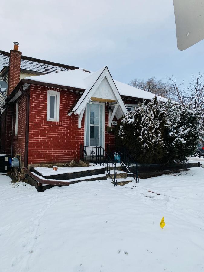 Villa Bungalow 3 Bedrooms Space Share Canada *
