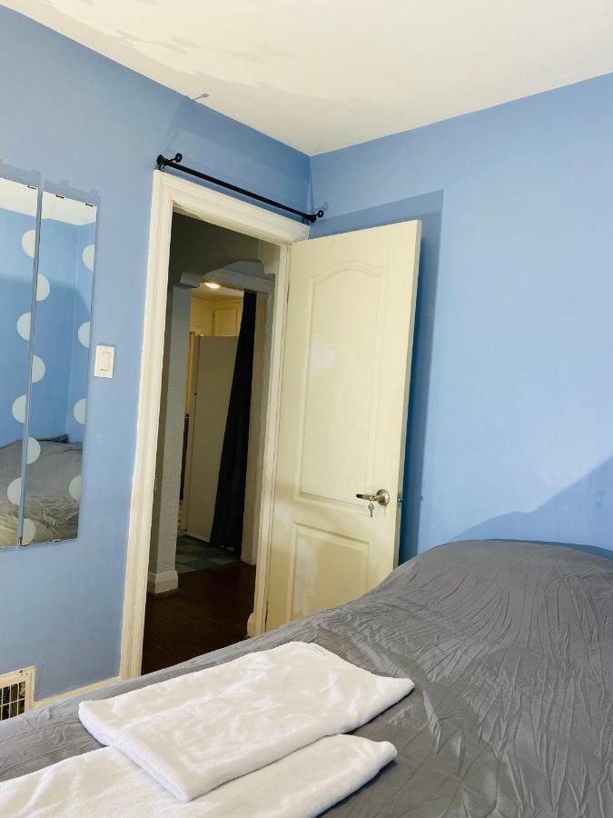 Villa Bungalow 3 Bedrooms Space Share Canada Toronto