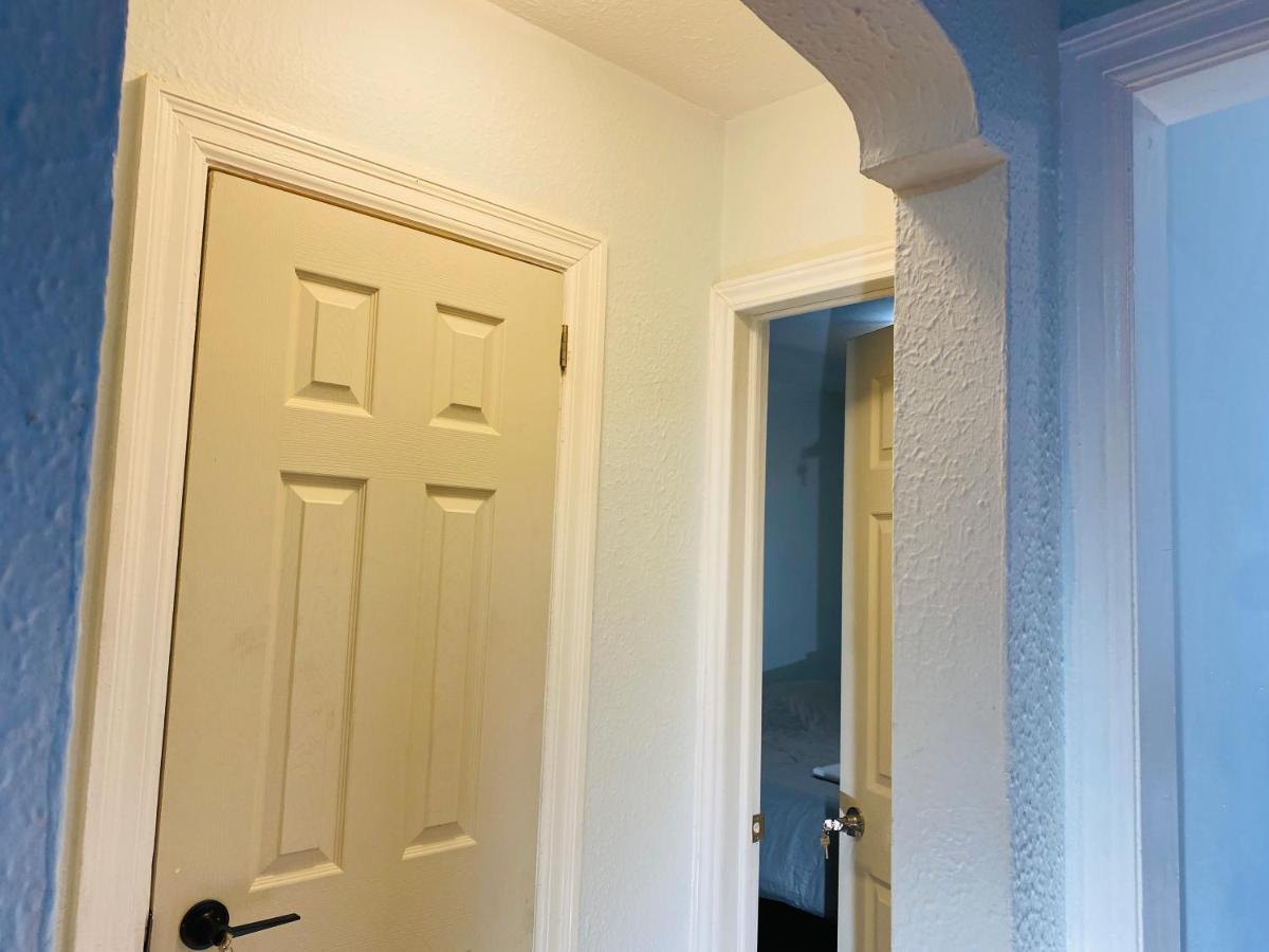 Bungalow 3 Bedrooms Space Share Canada Villa
