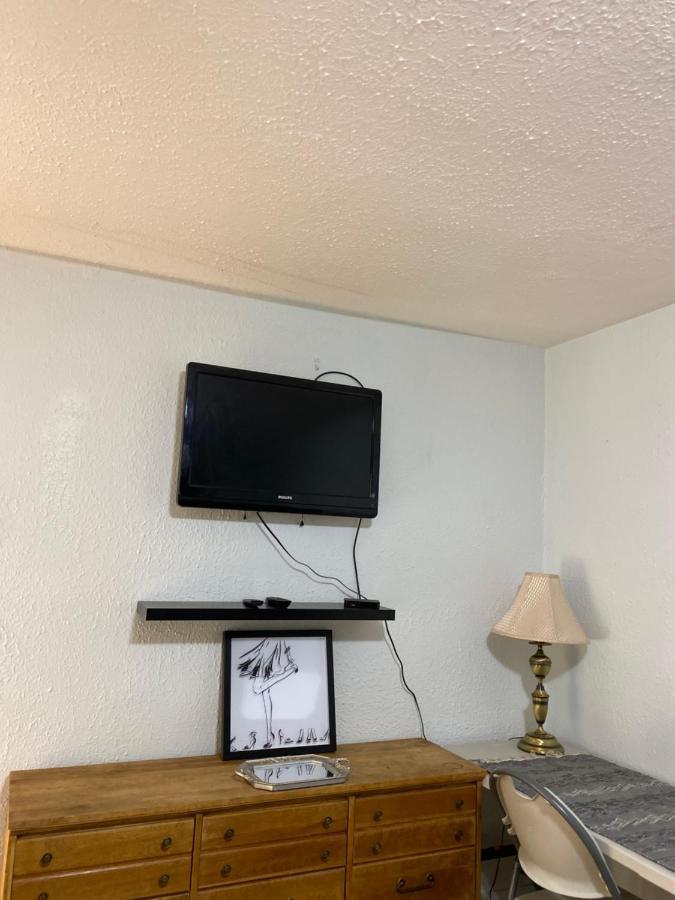 Bungalow 3 Bedrooms Space Share Canada Villa Toronto