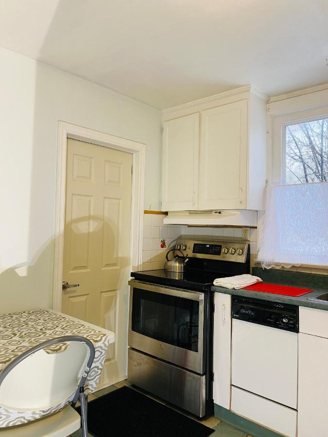 Bungalow 3 Bedrooms Space Share Canada *