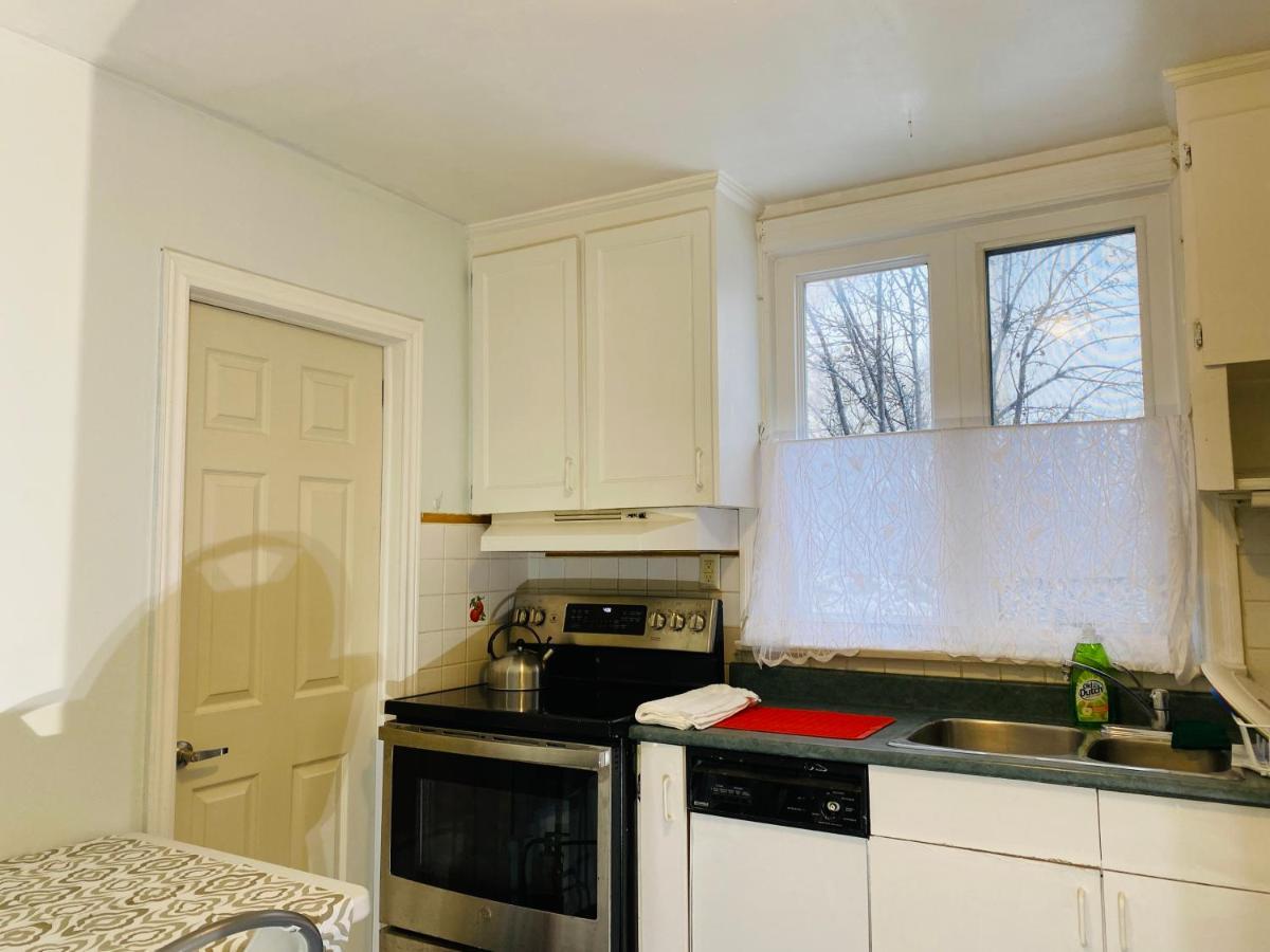 Bungalow 3 Bedrooms Space Share Canada * Toronto