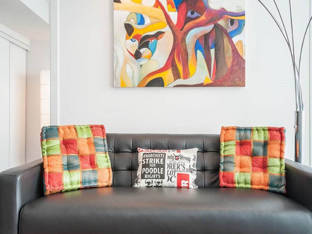Aoc Suites - Penthouse Condo Apartment Toronto