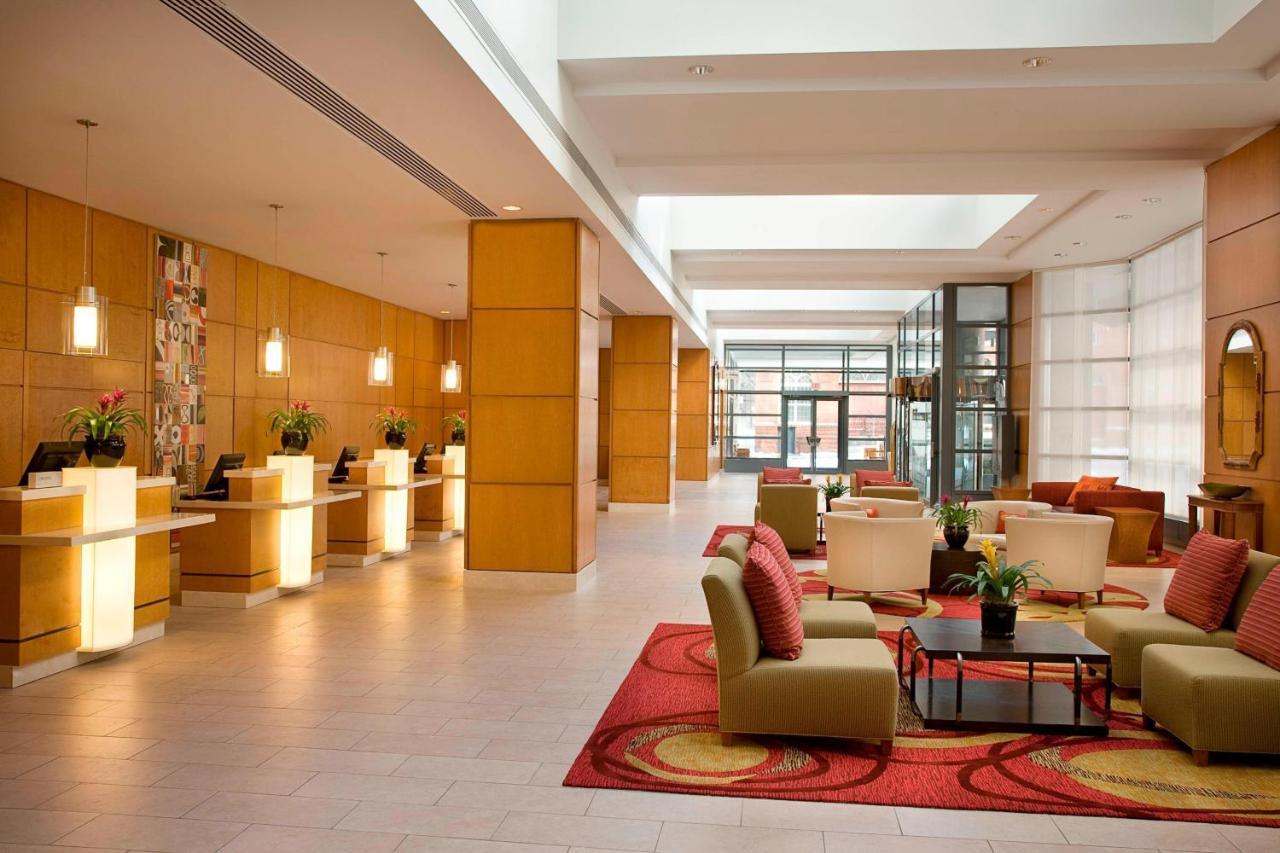 Hotel Marriott Downtown At Cf Eaton Centre 4*