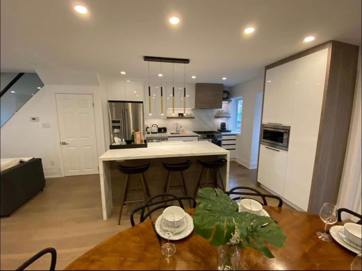 Luxury Modern House With Ev Charger *
