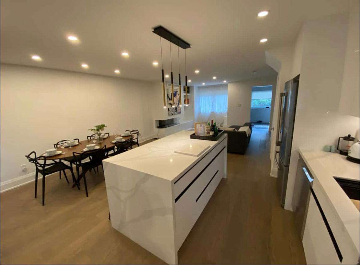 Luxury Modern House With Ev Charger * Toronto